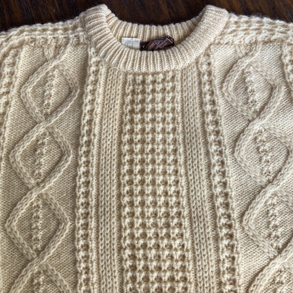 Elegant Men's Cable Knit Crewneck Sweater - Picture 5 of 13